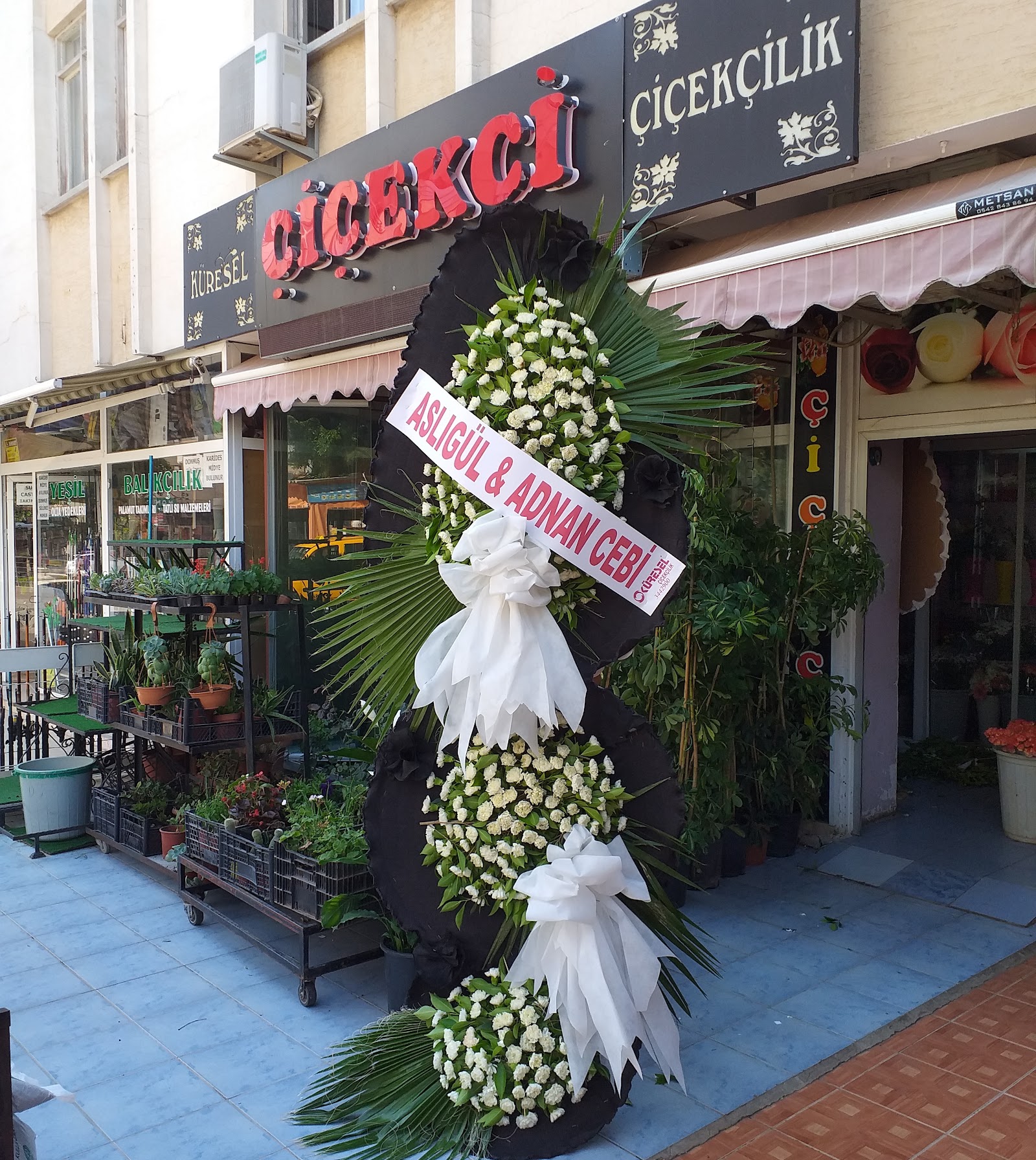 Antalya Çiçekçi - Antalya Çelenk - Küresel Çiçekçilik kır düğünü mekanı — Kepez