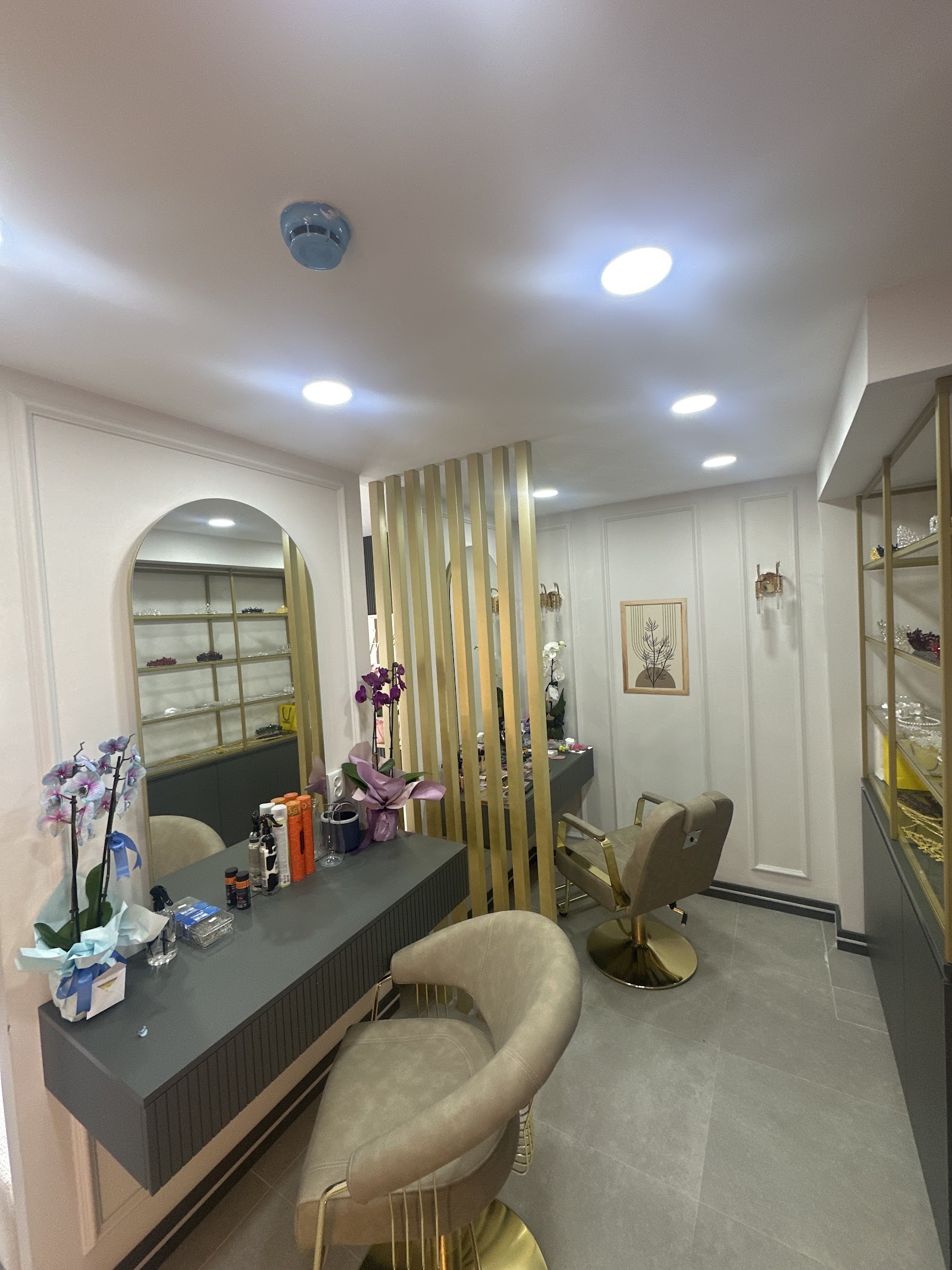Halime Yüce Türban Tasarım & Make Up Studio