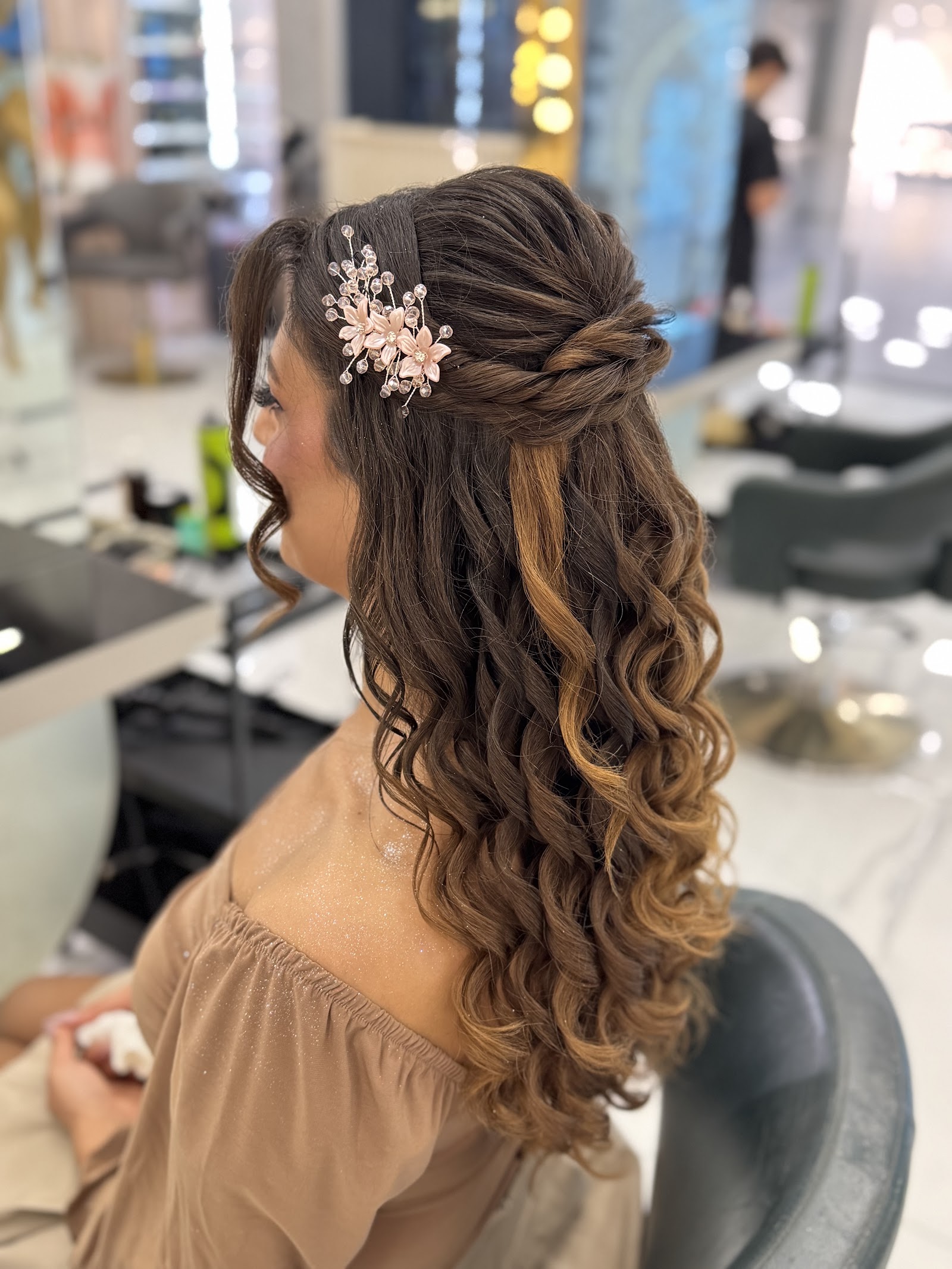 Maya Hair & Make Up Dedeman kır düğünü mekanı — Muratpaşa